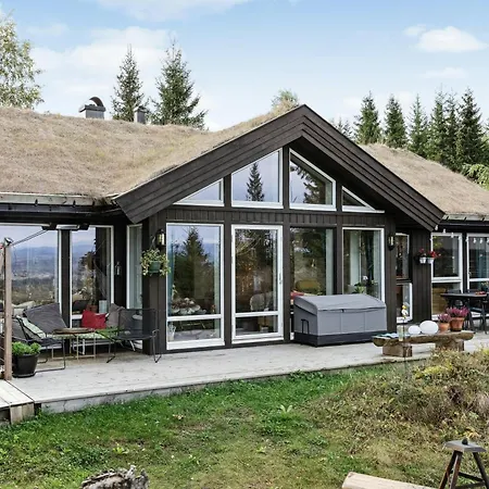 Family With Views Over Hadeland
