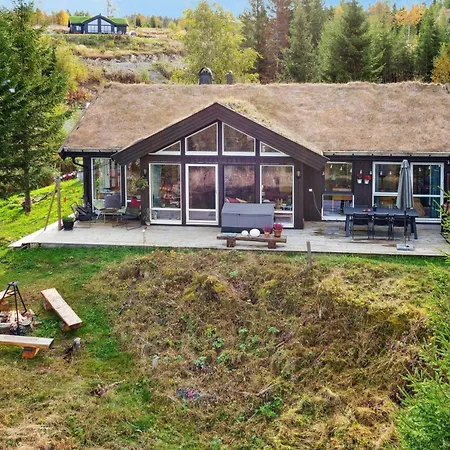 Family With Views Over Hadeland Casa vacanze Lunner